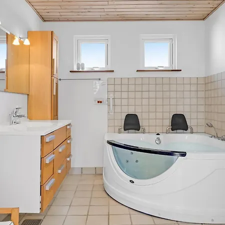 Cozy Home In Ebeltoft With Sauna Ferienhaus *