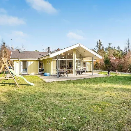 Cozy In With Sauna Ebeltoft