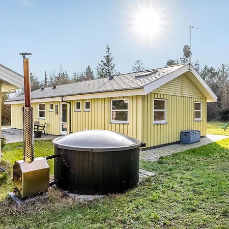 Cozy Home In Ebeltoft With Sauna *